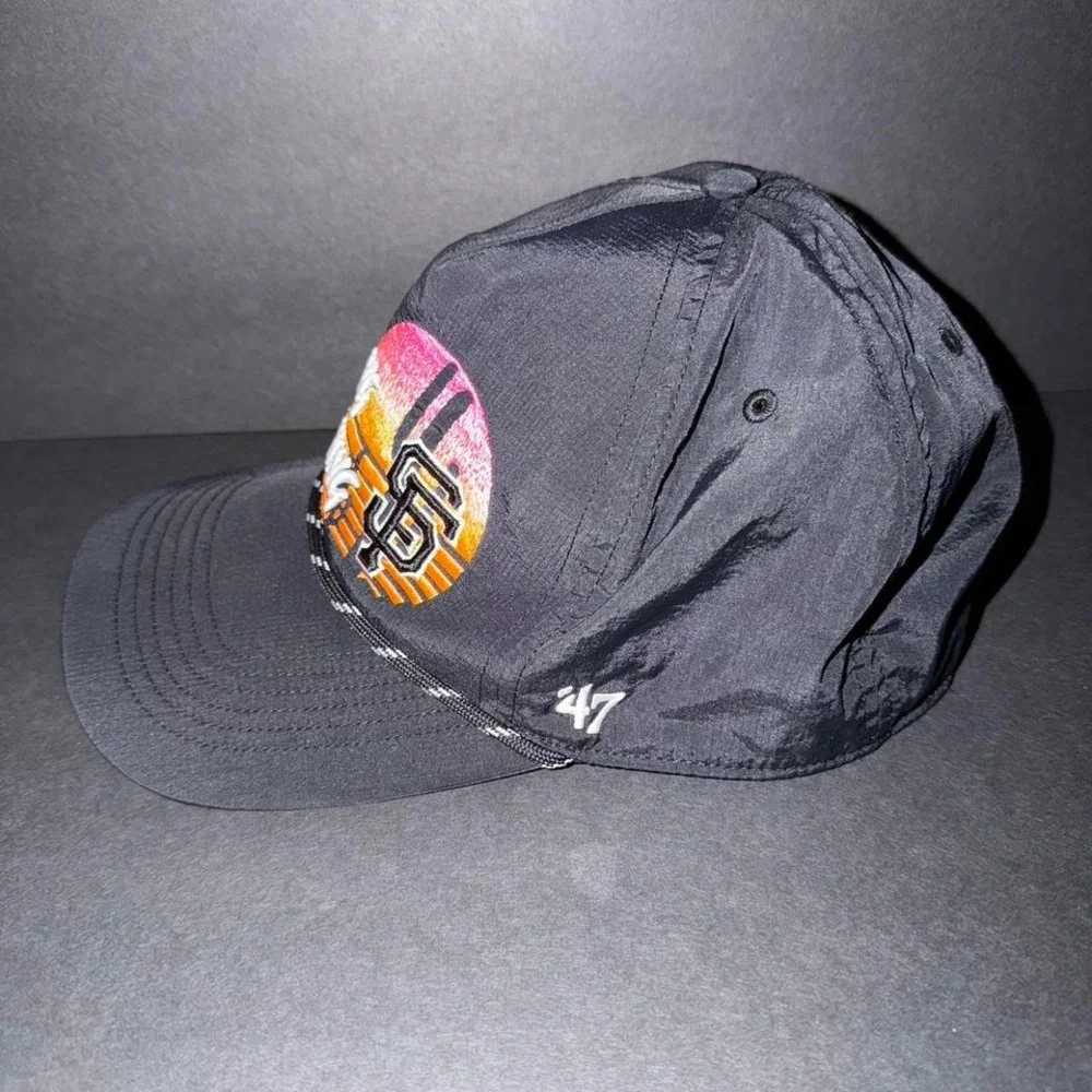 San Francisco Giants red and black snapback cap #streetwear‎